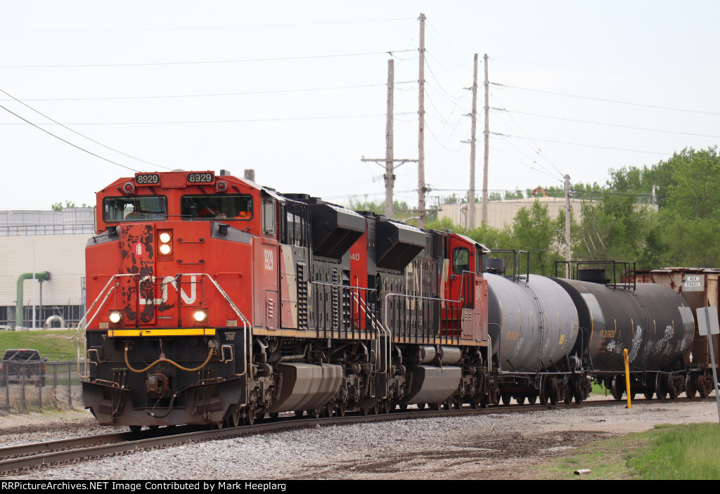 CN 8929